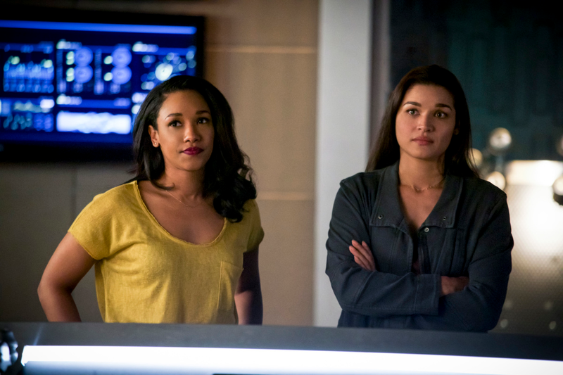Candice Patton, Kim Engelbrecht